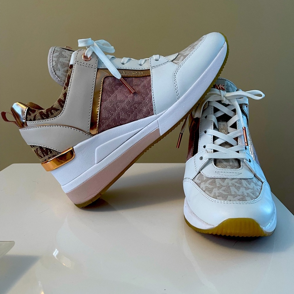 Michael Kors Size 8 Sneakers, White & Rose Gold